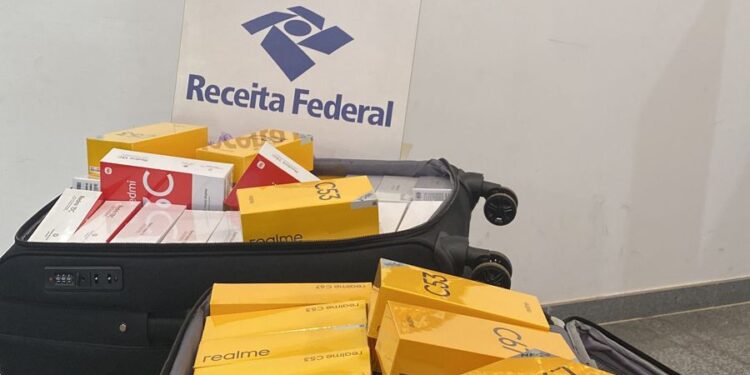 Moradora da Santa Terezinha de Itaipu abandona malas com R$ 100 mil em celulares no aeroporto de Foz