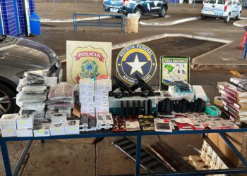 Paraguaio é preso tentando cruzar a fronteira com quatro pistolas em fundo falso no veículo