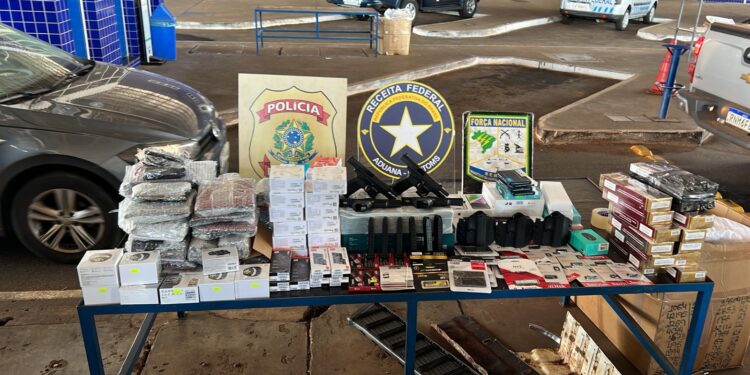 Paraguaio é preso tentando cruzar a fronteira com quatro pistolas em fundo falso no veículo