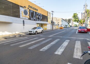 Nesta sexta-feira (12), a Rua Almirante Barroso ficará em meia pista para construção de faixa elevada