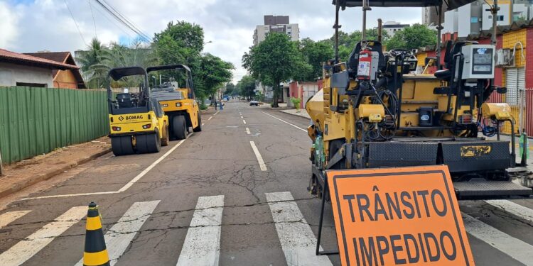 Atenção motoristas: trânsito na Rua Castelo Branco segue interditado para obras