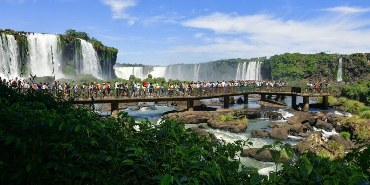 Parque Nacional do Iguaçu fecha março com mais de 152 mil visitantes
