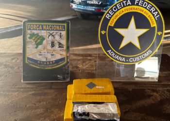 Quase 5 Kg de cocaína são encontrados em fundo falso de veículo na Ponte da Amizade