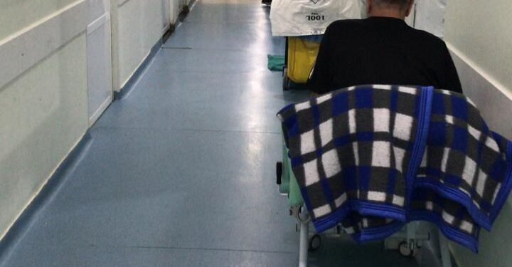 UPAs lotadas e pacientes nos corredores do Hospital Municipal, assim está a saúde em Foz