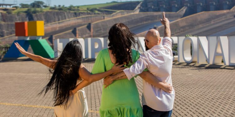 Marco das 3 Fronteiras e Itaipu receberam quase 12 mil visitantes no feriadão