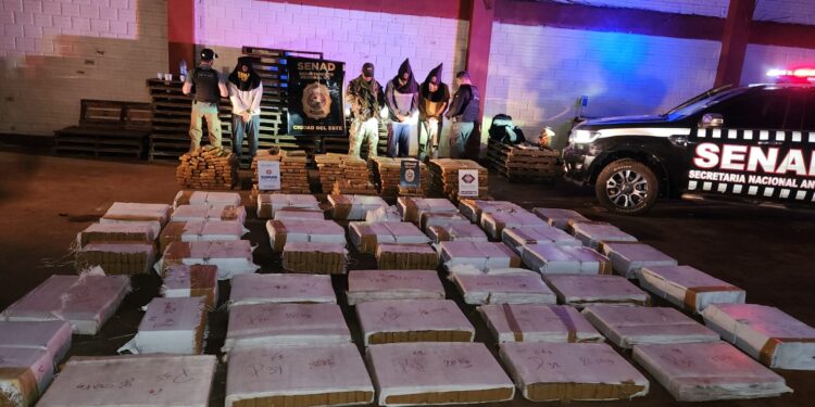 Senad apreende 2 toneladas de maconha em Ciudad del Este