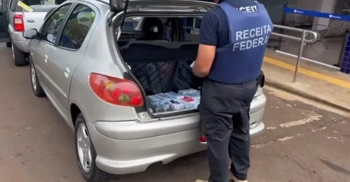 Ação da Receita Federal resulta na apreensão de 4 carros com R$ 115 mil em mercadorias