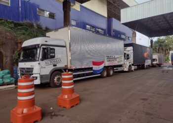 SOS Rio Grande do Sul: doações entregues no posto montado na Ponte da Amizade enchem seis carretas