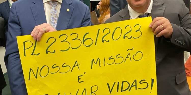 Câmara aprova projeto de Vermelho que regulamenta profissão de condutores de ambulância