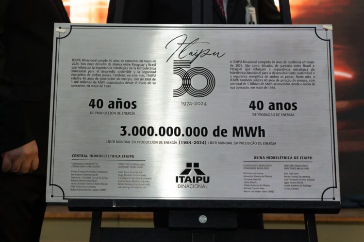 Itaipu completa 50 anos com celebração para empregados e empregadas