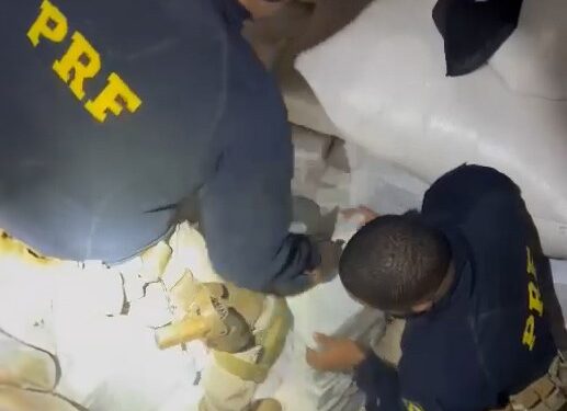 Em Guarapuava, PRF apreende mais de 1,8 tonelada de maconha no meio de uma carga de arroz