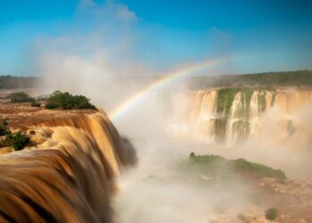 Aumento no volume de água nas Cataratas não tem ligação com as enchentes no Rio Grande do Sul