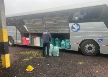 Cinco veículos são interceptados pela fiscalização com quase R$ 600 mil em mercadorias