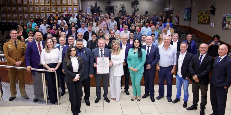 Deputado Vermelho integra o rol de cidadãos honorários de Foz do Iguaçu