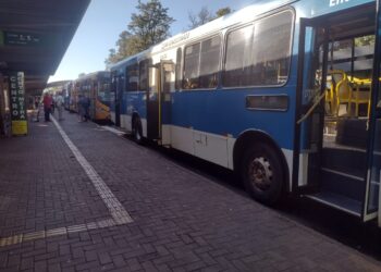 Motoristas do transporte coletivo fazem paralisação em Foz do Iguaçu