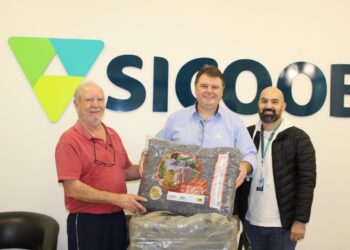 Sicoob Três Fronteiras recebe prêmio nacional por trabalho social na comunidade