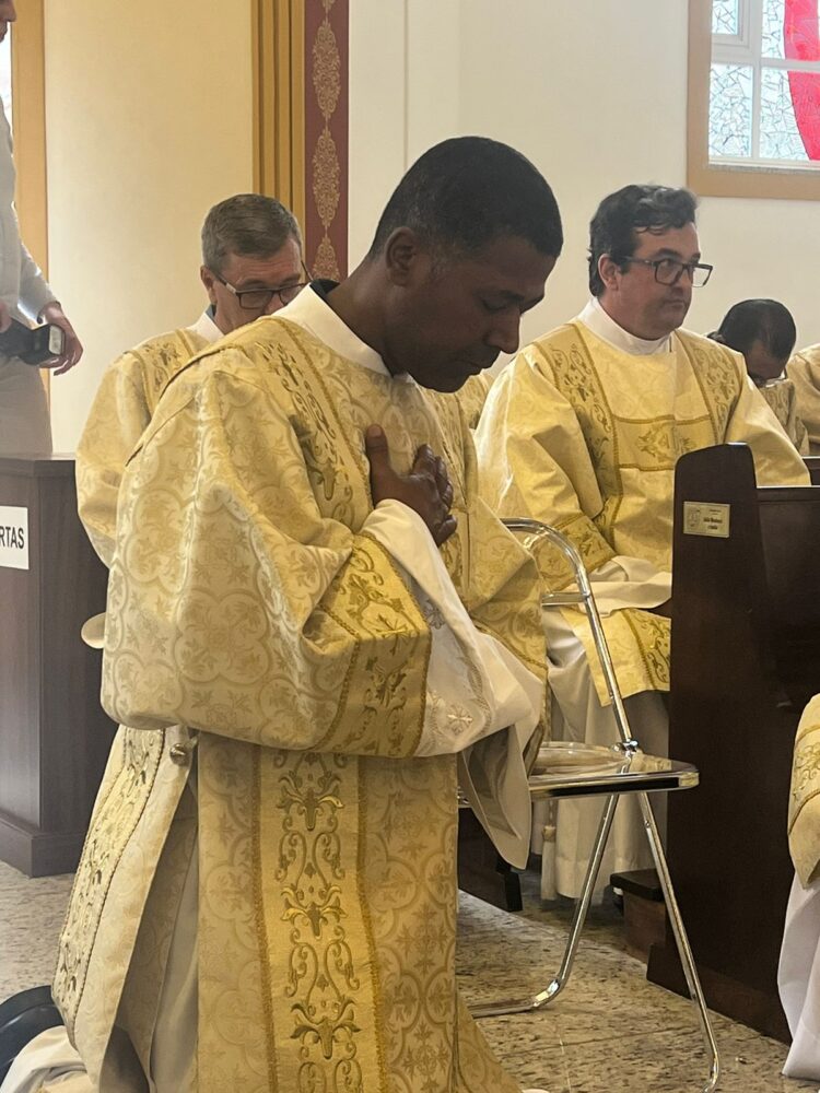 Paróquia São João Batista ganha placa alusiva ao centenário