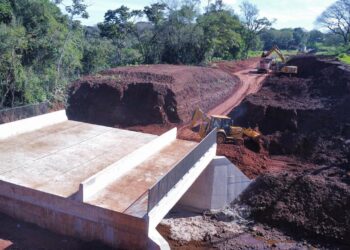 Obra da ponte sobre o Rio Mimbi, na Avenida João Paulo II, já está concluída