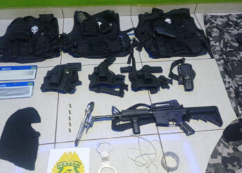 Após denúncia, homem é preso pela PM com revólver e equipamentos usados em assaltos