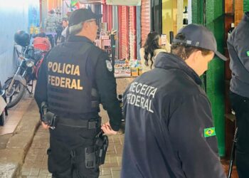 Produtos contrabandeados, vendidos da região Ponte da Amizade, são retirados de circulação