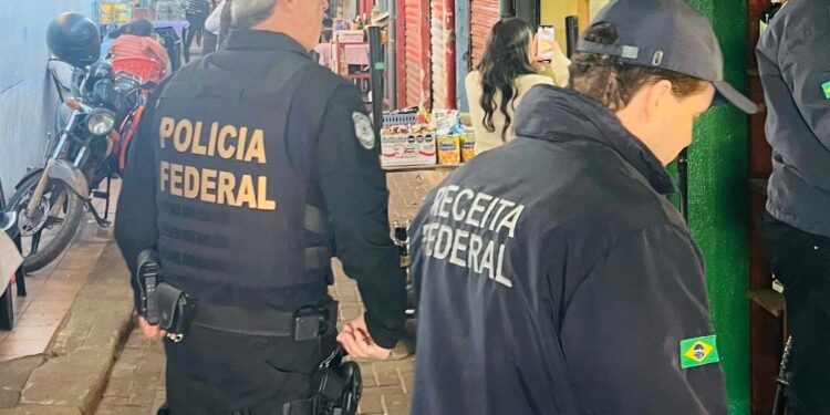 Produtos contrabandeados, vendidos da região Ponte da Amizade, são retirados de circulação