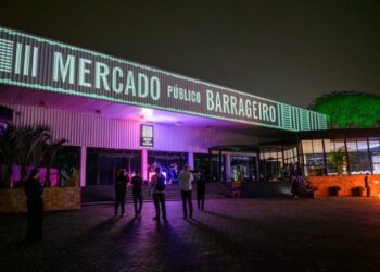 Durante solenidade, “Mercado Público Barrageiro” é entregue oficialmente para lojistas em Foz