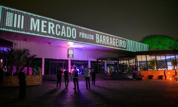 Durante solenidade, “Mercado Público Barrageiro” é entregue oficialmente para lojistas em Foz