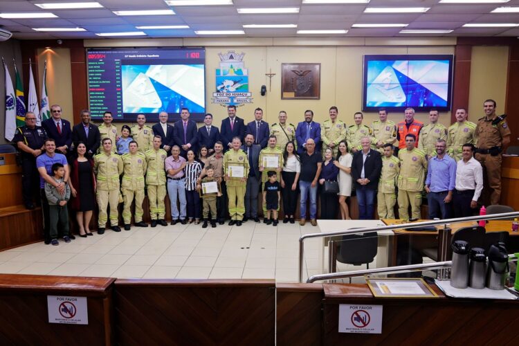 Bombeiros militares ganham Moção de Aplauso por ato de bravura