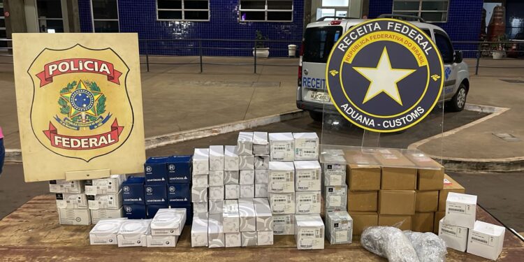 Mercadorias, drogas e cinco carros apreendidos: resultado da fiscalização na Ponte da Amizade