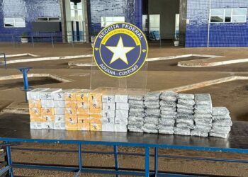 Fiscalização na Ponte da Amizade impede entrada ilegal de 353 celulares e dois homens são presos