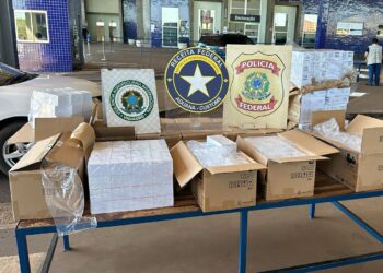 Durante fiscalização Receita Federal confisca 320 celulares na Ponte da Amizade