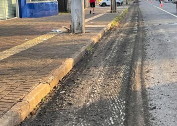 Obra de revitalização da JK mexe com o trânsito na avenida em Foz do Iguaçu
