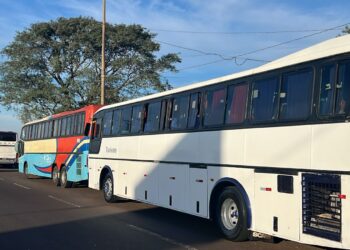 Receita Federal apreende R$ 800 mil em mercadorias em quatro ônibus de turismo