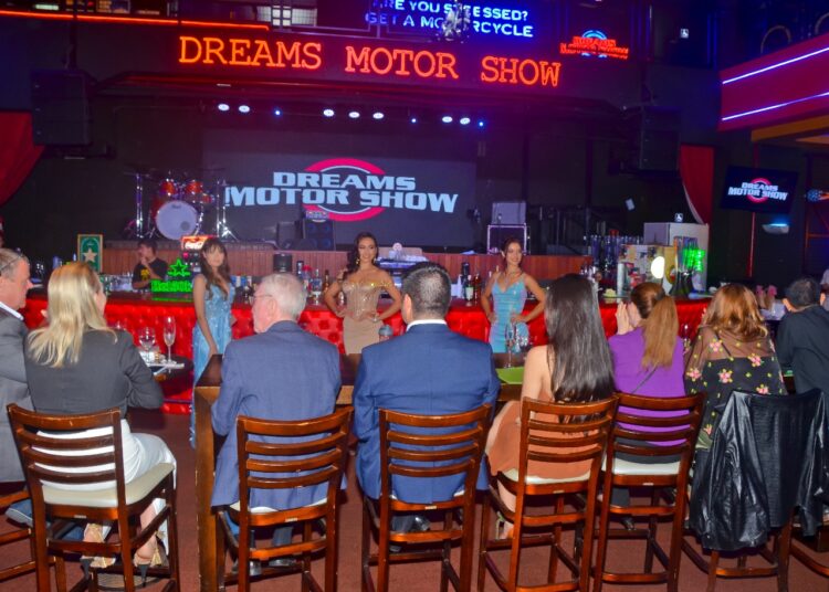 Rainha do Turismo Trinacional é escolhida no Dreams Motor Show em Foz