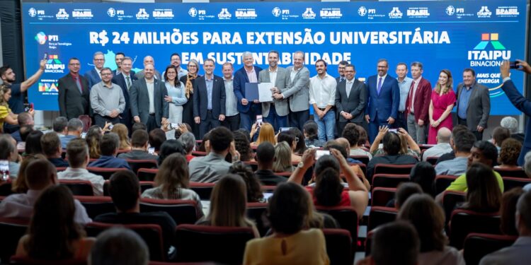 Itaipu e PTI recebem quase 600 projetos de extensão universitária para sustentabilidade