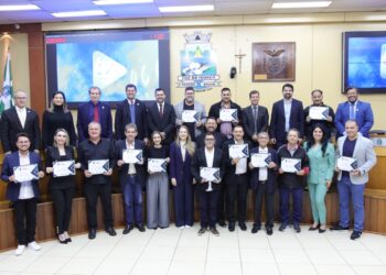 Prêmio Destaque da Imprensa: profissionais de Foz são homenageados em solenidade na Câmara