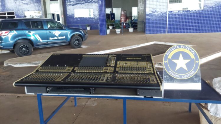 Abordagens na Ponte da Amizade resultam em prisões e apreensão de R$ 1 milhão em mercadorias