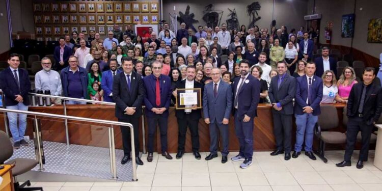 Paróquia São João Batista recebe Moção de Aplauso em homenagem ao centenário