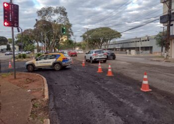 Atenção motoristas: obras de revitalização na Avenida JK têm novo trecho interrompido