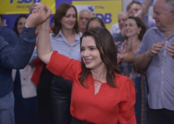 PSDB/Cidadania oficializa Karla Galende como candidata à prefeitura de SantaTerezinha de Itaipu