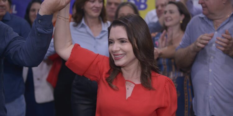 PSDB/Cidadania oficializa Karla Galende como candidata à prefeitura de SantaTerezinha de Itaipu