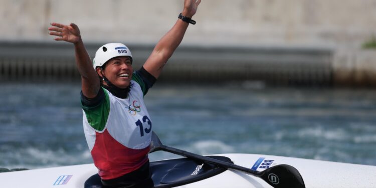 Ana Sátila fica em quarto na final do caiaque da canoagem slalom