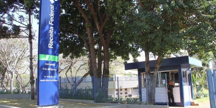 Receita Federal volta a oferecer serviços presenciais com agendamento prévio