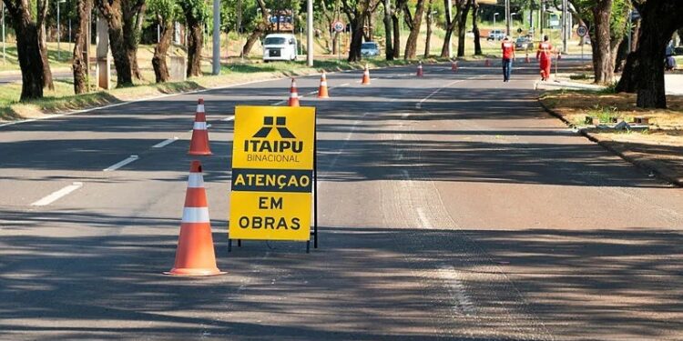 Avenida Tancredo Neves, de acesso à Itaipu, receberá recapeamento a partir desta quarta-feira (03)