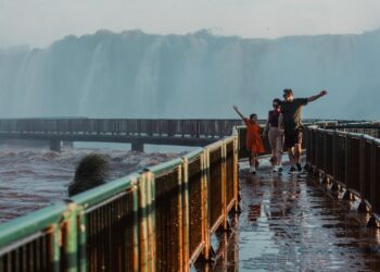 Papais das cidades vizinhas ao Parque Nacional do Iguaçu, não pagam ingresso no Dia dos Pais