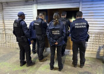 PF e Receita Federal fazem operação contra grupo suspeito de importar 500 mil celulares ilegalmente