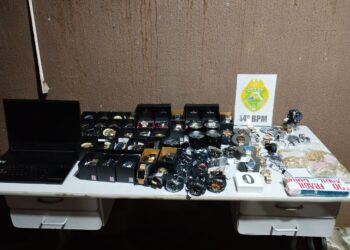 PM prende casal suspeito de roubar joalheria na Vila A e recupera joias e relógios