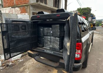 GDE apreende 400 kg de maconha em uma casa usada como depósito de droga no Jardim Jupira