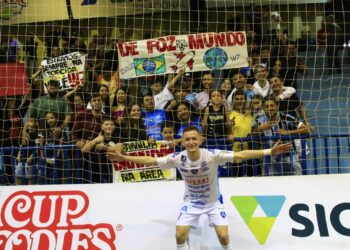Menino do Porto Meira assina contrato para jogar no futsal de Portugal