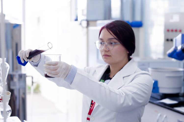 Pesquisa na Unila transforma azeite e vinho apreendidos em sabão